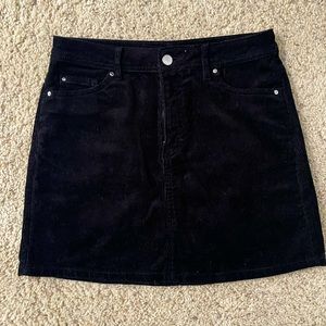 Black skirt! Never worn!